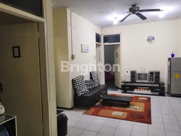 image RUMAH HOOK DEKAT MALL DAN UNIVERSITAS TERNAMA DI TANJUNG DUREN, JAKARTA BARAT (5)