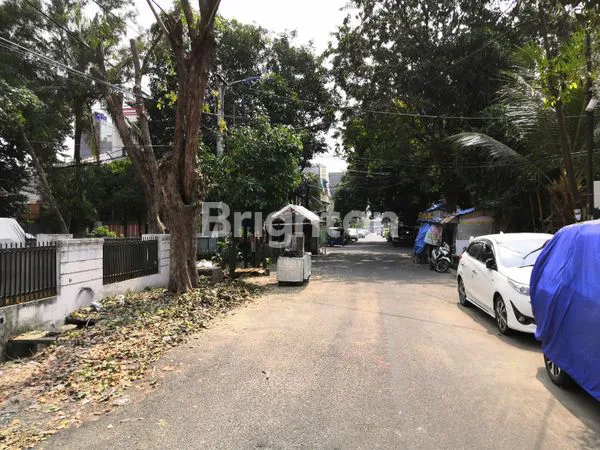 image RUMAH HOOK DEKAT MALL DAN UNIVERSITAS TERNAMA DI TANJUNG DUREN, JAKARTA BARAT (3)
