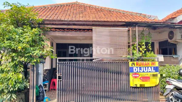 RUMAH PINGGIR JALAN STRATEGIS DI LENTENG AGUNG JAKARTA SELATAN