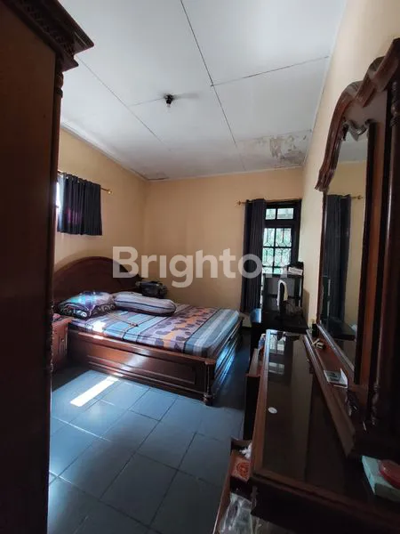 image RUMAH DENGAN HALAMAN YG LUAS AREA CIJERAH MELONG ASIH (4)