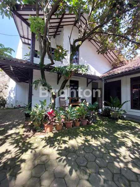 image RUMAH DENGAN HALAMAN YG LUAS AREA CIJERAH MELONG ASIH (8)