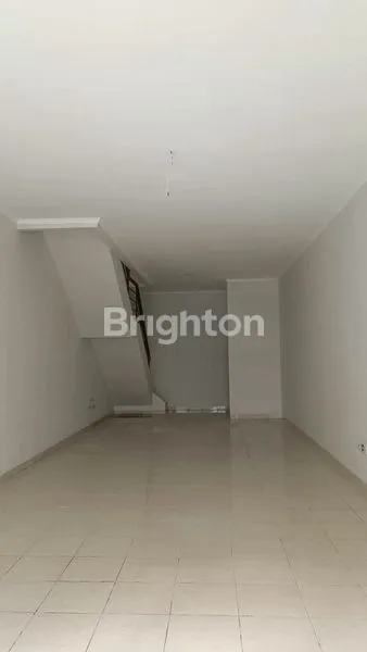 image RUKO 3 LANTAI SHM DI PASAR MODERN PARAMOUNT (8)