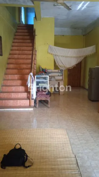 image RUKO GANDENG,YANG SATU 2 TINGKAT,YANG SATU LAGI 1,5 TINGKAT (2)