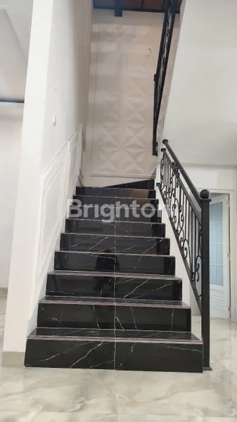 image RUMAH MEWAH 4+1 KT DI JAGAKARSA, JAKARTA SELATAN, SERTIFIKAT SHM, HARGA TERJANGKAU! (7)