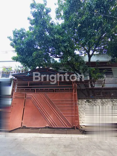 image RUMAH LUAS DAN RAPI SIAP HUNI DI JELAMBAR JAKARTA BARAT (1)