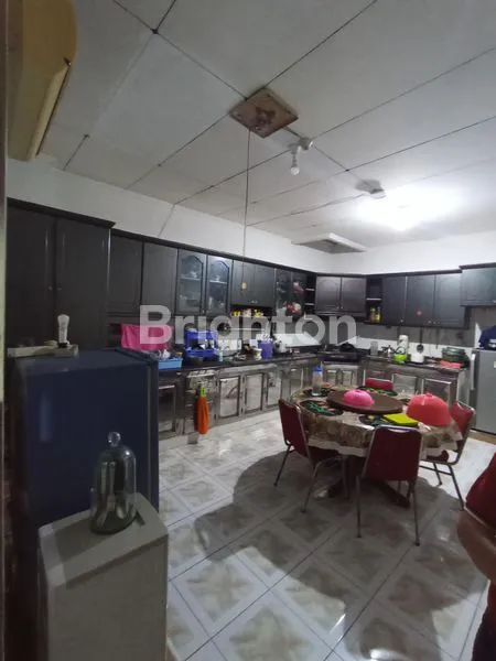 image RUMAH LUAS DAN RAPI SIAP HUNI DI JELAMBAR JAKARTA BARAT (8)