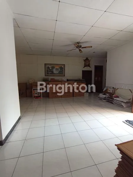 image RUMAH LUAS DAN RAPI SIAP HUNI DI JELAMBAR JAKARTA BARAT (5)