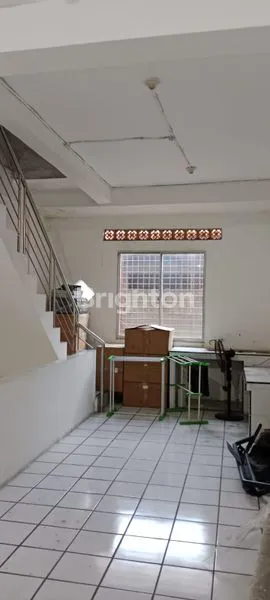 image RUKO STRATEGIS DI JL. NIBUNG BARU, MEDAN PETISAH - LOKASI KOMERSIAL POTENSIAL (4)