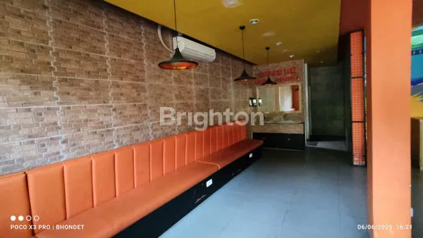 image RUMAH USAHA O JALAN NGAGEL  BEKAS SMACK BURGER  (8)