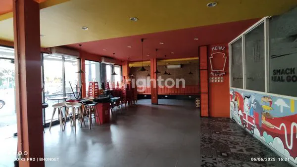 image RUMAH USAHA O JALAN NGAGEL  BEKAS SMACK BURGER  (7)