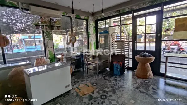 image RUMAH USAHA O JALAN NGAGEL  BEKAS SMACK BURGER  (4)