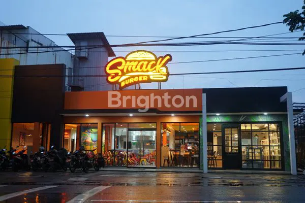 image RUMAH USAHA O JALAN NGAGEL  BEKAS SMACK BURGER  (1)