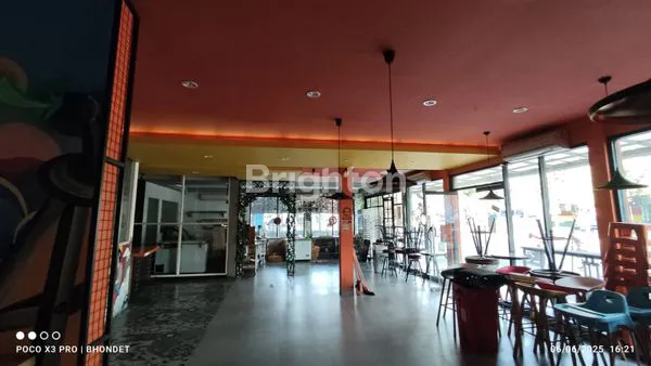 image RUMAH USAHA O JALAN NGAGEL  BEKAS SMACK BURGER  (3)