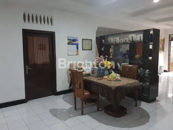 image DIJUAL RUMAH 2 LANTAI DI PULO ASEM JAKARTA TIMUR. DI PINGGIR JALAN BESAR DAN BISA UNTUK BUKA USAHA (4)