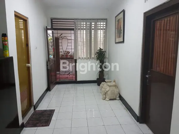 image DIJUAL RUMAH 2 LANTAI DI PULO ASEM JAKARTA TIMUR. DI PINGGIR JALAN BESAR DAN BISA UNTUK BUKA USAHA (7)