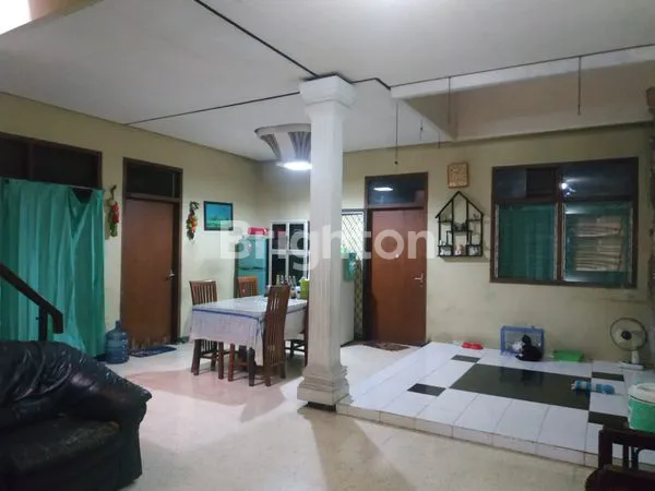 image RUMAH 2 LANTAI DI PAKIS TIRTOSARI SURABAYA (4)