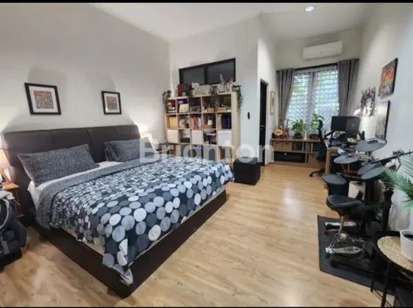 image RUMAH LUKS DAN ASRI DI KEMANGGISAN - JAKARTA BARAT (4)