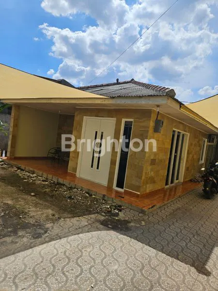 RUMAH NYAMAN, TERAWAT, BARU RENOVASI DAN KIOS DI RANGKAPAN JAYA DEPOK