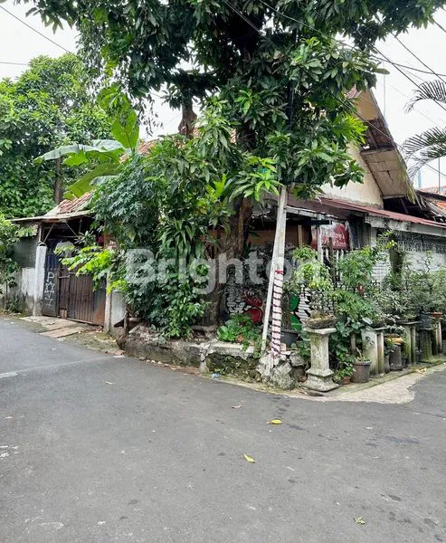 image RUMAH STRATEGIS MURAH 180 M2 HITUNG TANAH KAMPUNG BALI TANAH ABANG (1)