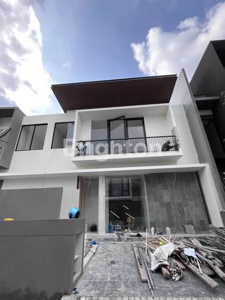 image RUMAH GRESS BARU JADI TERLETAK DI DIAN ISTANA SURABAYA (1)