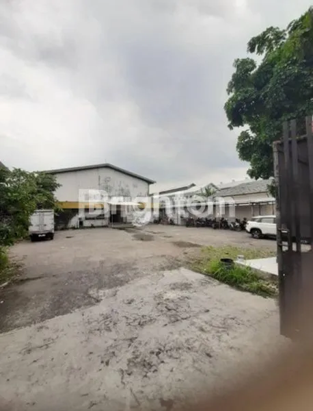 image GUDANG STRATEGIS KAWASAN KENJERAN, SURABAYA, SHM, 1850 M2 (3)