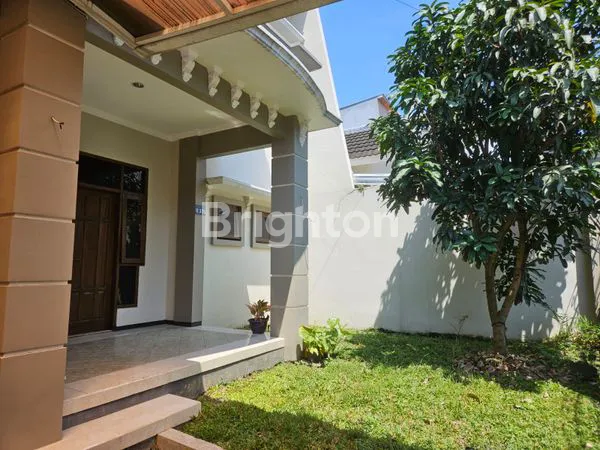 image RUMAH MEWAH 2 LANTAI SIAP HUNI (2)