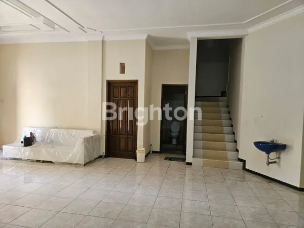 image RUMAH MEWAH 2 LANTAI SIAP HUNI (5)