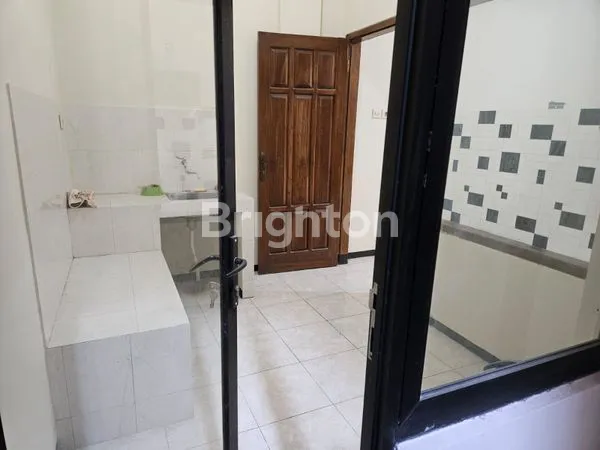 image RUMAH MEWAH 2 LANTAI SIAP HUNI (8)