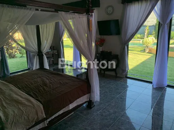 image SPACIOUS PRIVATE VILLA WITH LARGE POOL & GARDEN OASIS. (8)