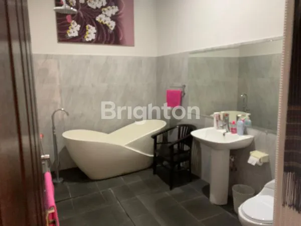 image SPACIOUS PRIVATE VILLA WITH LARGE POOL & GARDEN OASIS. (7)