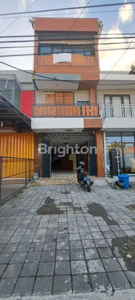 image RUKO 3 LANTAI DI PUSAT KERAMAIAN DAN KOMPLEK PERUMAHAN,SANGAT COCOK UNTUK BUKA USAHA,PERKANTORAN DAN TEMPAT TINGGAL. (1)