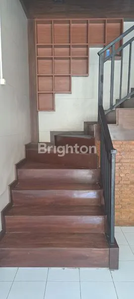 image RUKO 3 LANTAI DI PUSAT KERAMAIAN DAN KOMPLEK PERUMAHAN,SANGAT COCOK UNTUK BUKA USAHA,PERKANTORAN DAN TEMPAT TINGGAL. (5)