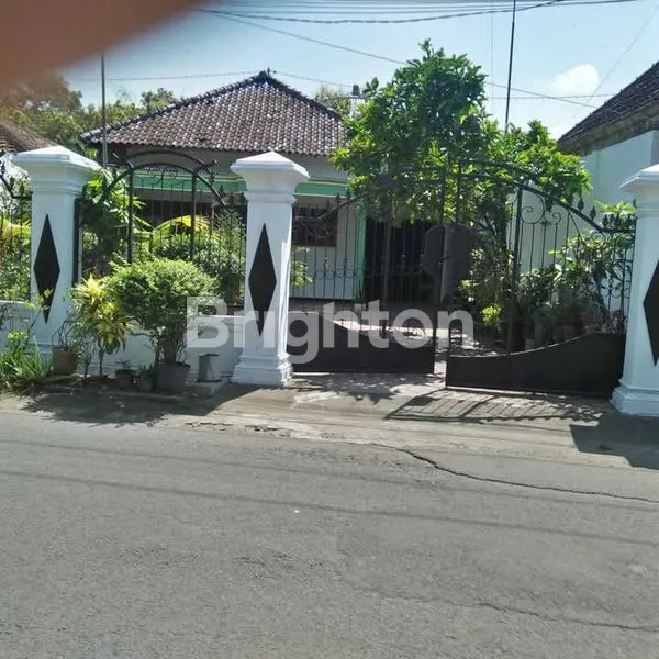 RUMAH STRATEGIS SELUAS 520 M², AKSES MUDAH