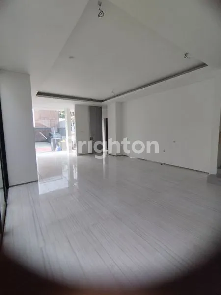 image RUMAH DIAN ISTANA  (2)