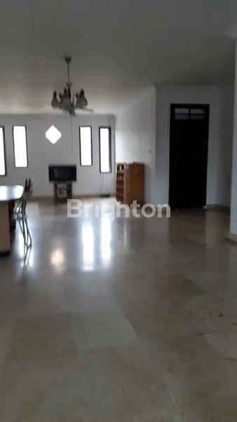 image RUMAH DI JLN. MT. HARYONO (6)