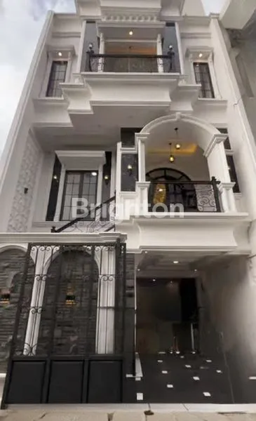 RUMAH 3 LANTAI SIAP HUNI – RAGUNAN, PASAR MINGGU, JAKARTA SELATAN