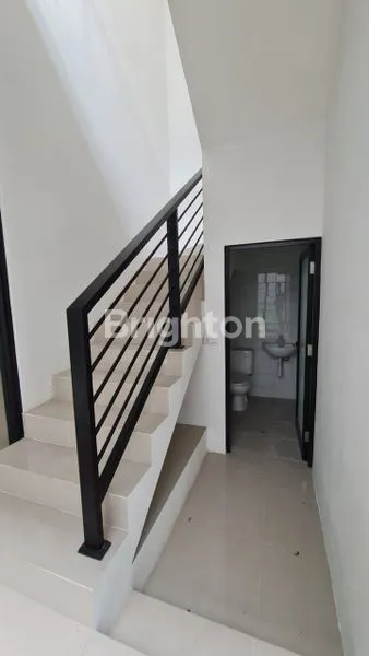 image RUMAH BARU GRESS 2 LANTAI MEWAH PONDOK TJANDRA MURAH (2)