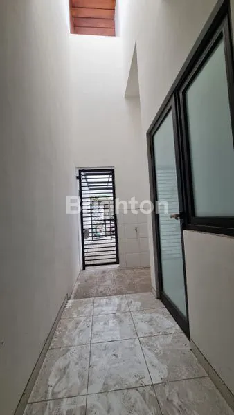 image RUMAH BARU GRESS 2 LANTAI MEWAH PONDOK TJANDRA MURAH (5)