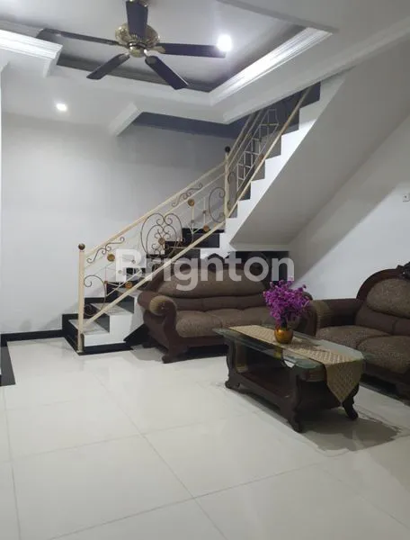 image DIJUAL RUMAH DAERAH TAMAN GRIYA PINGGIR JALAN LEBAR 6 M LANTAI 3 (4)