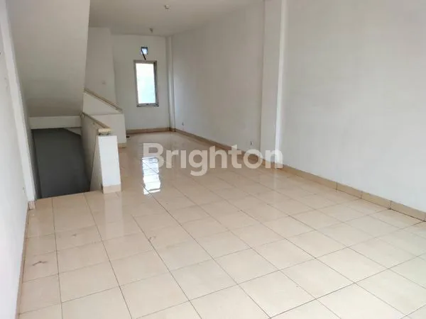 image RUKO 3 LT SIAP PAKAI DI PALEM SEMI KARAWACI TANGERANG (6)