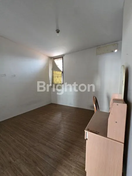 image RUMAH SIAP HUNI 2 LT DI PALEM SEMI KARAWACI TANGERANG (7)