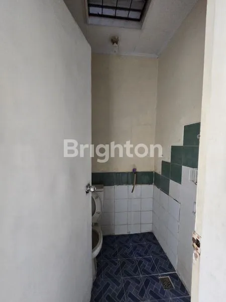 image RUMAH SIAP HUNI 2 LT DI PALEM SEMI KARAWACI TANGERANG (8)