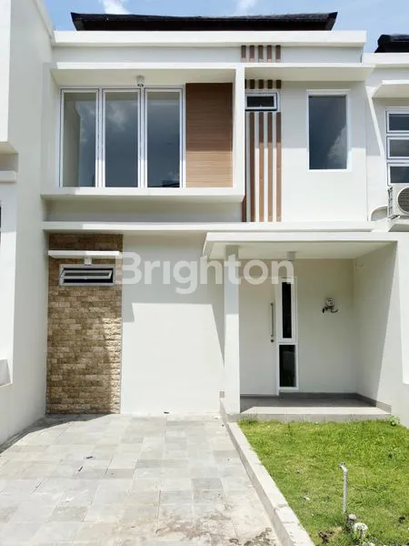 MINIMALIST MODERN HOUSE IN A COMFORTABLE AND QUIET HOUSING COMPLEX IN MUNGGU BADUNG