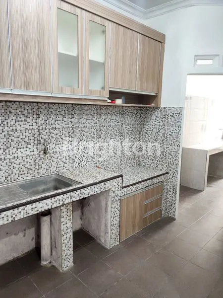 image RUMAH SIAP HUNI DI CIPINANG CEMPEDAK, JAKARTA TIMUR L88C140 (5)