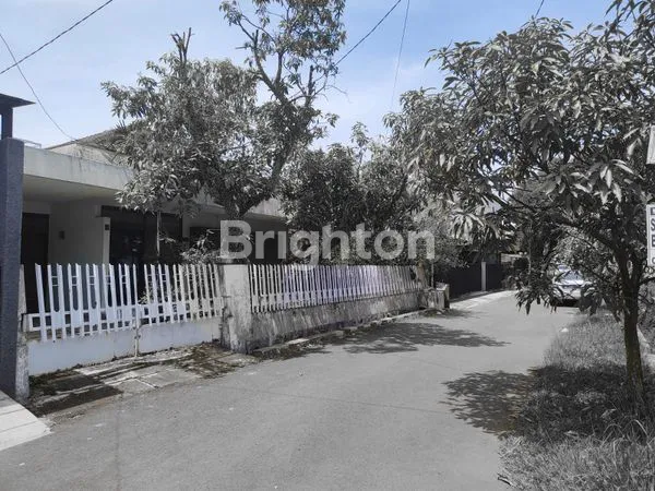 RUMAH HITUNG TANAH DILOKASI PERUMAHAN YANG SANGAT NYAMAN DI TURANGGA BANDUNG