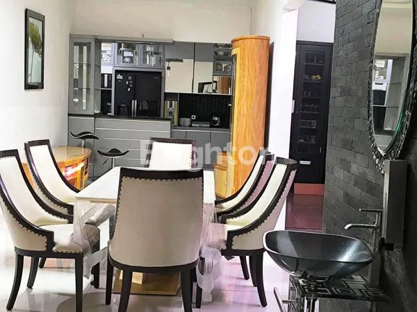 image RUMAH MEWAH JAKARTA TIMUR (5)