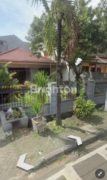 image DIJUAL RUMAH 2 LANTAI DI PULO ASEM JAKARTA TIMUR. DI PINGGIR JALAN BESAR DAN BISA UNTUK BUKA USAHA (1)