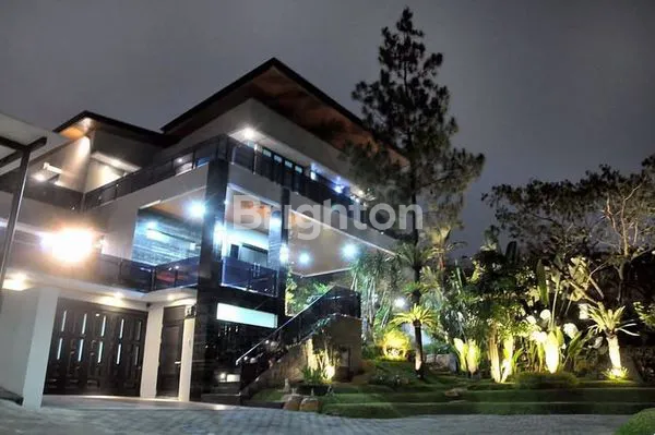 image RUMAH MODERN RIVERSIDE MALANG FULLY FURNISHED SELANGKAH DENGAN HOTEL HARRIS MALANG (1)