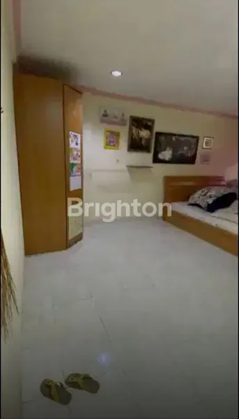 image RUMAH 4 LANTAI DI JELAMBAR, JAKARTA BARAT. (4)