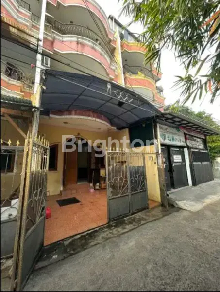 image RUMAH 4 LANTAI DI JELAMBAR, JAKARTA BARAT. (2)